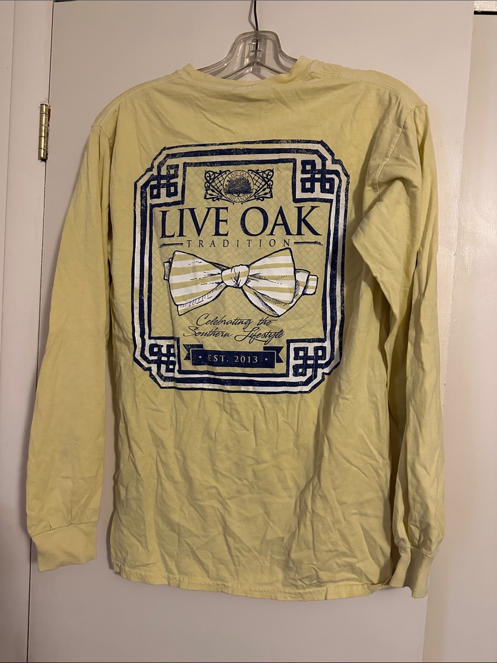 Tradition Women’s Long-Sleeve Shirt in Pale Yellow